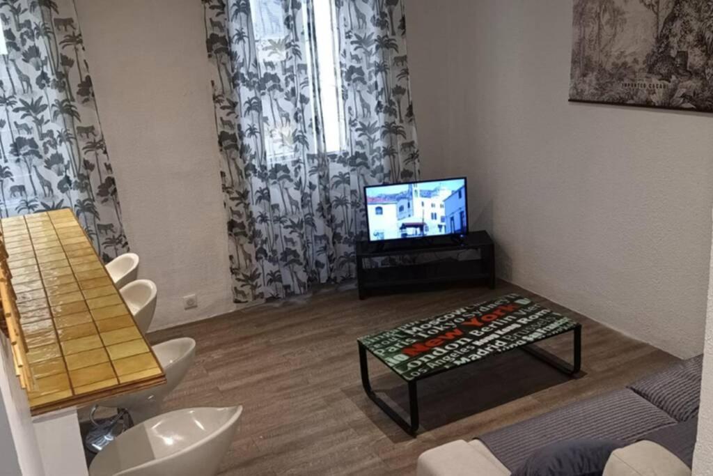 Coquet 2 Pieces Coeur Vieil Antibes Apartment Bagian luar foto
